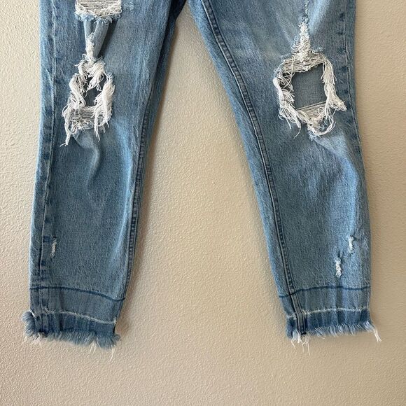 Abercrombie and Fitch High Rise Mom Jean Distressed Size 6 SHORT - Picture 4 of 6
